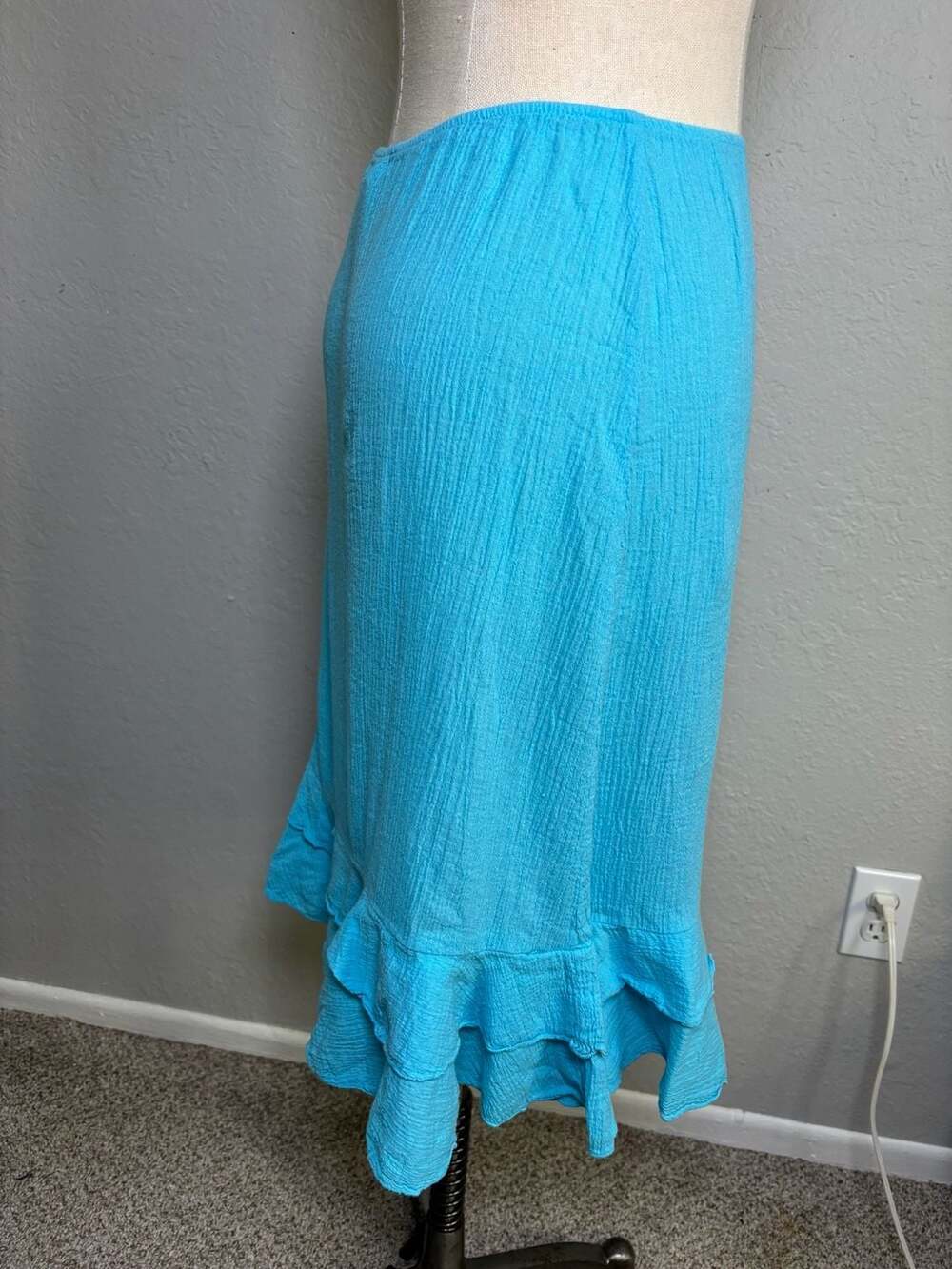 Solid Color Midi Skirt with Tiered Ruffle Hem - Picture 4 of 9